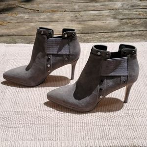Karl Lagerfeld Paris suede boots / booties